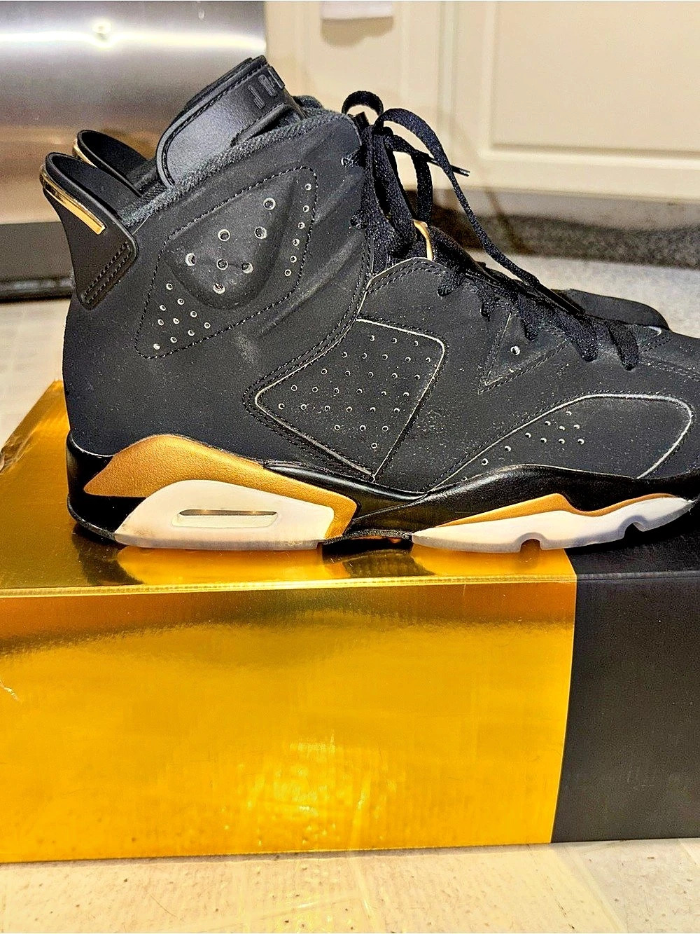 Jordan Air Jordan 6 Retro DMP (2020) Sneakers Black & Gold US 10